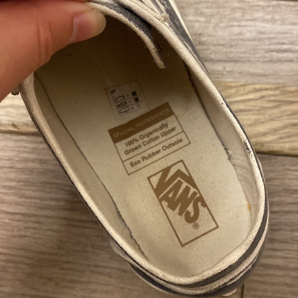 Vans - Picture 5 of 6